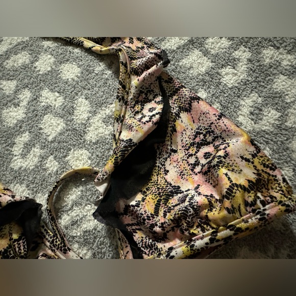 Volcom Bikini Top - Picture 2 of 7